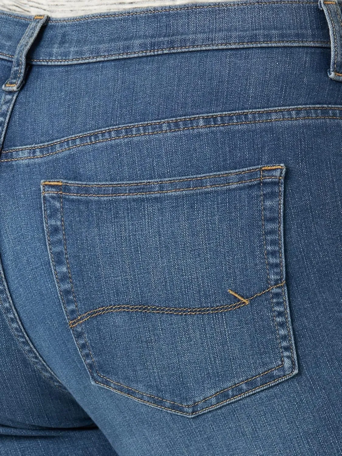 Lee Women's Plus Size Relaxed Fit Denim Capri Jean