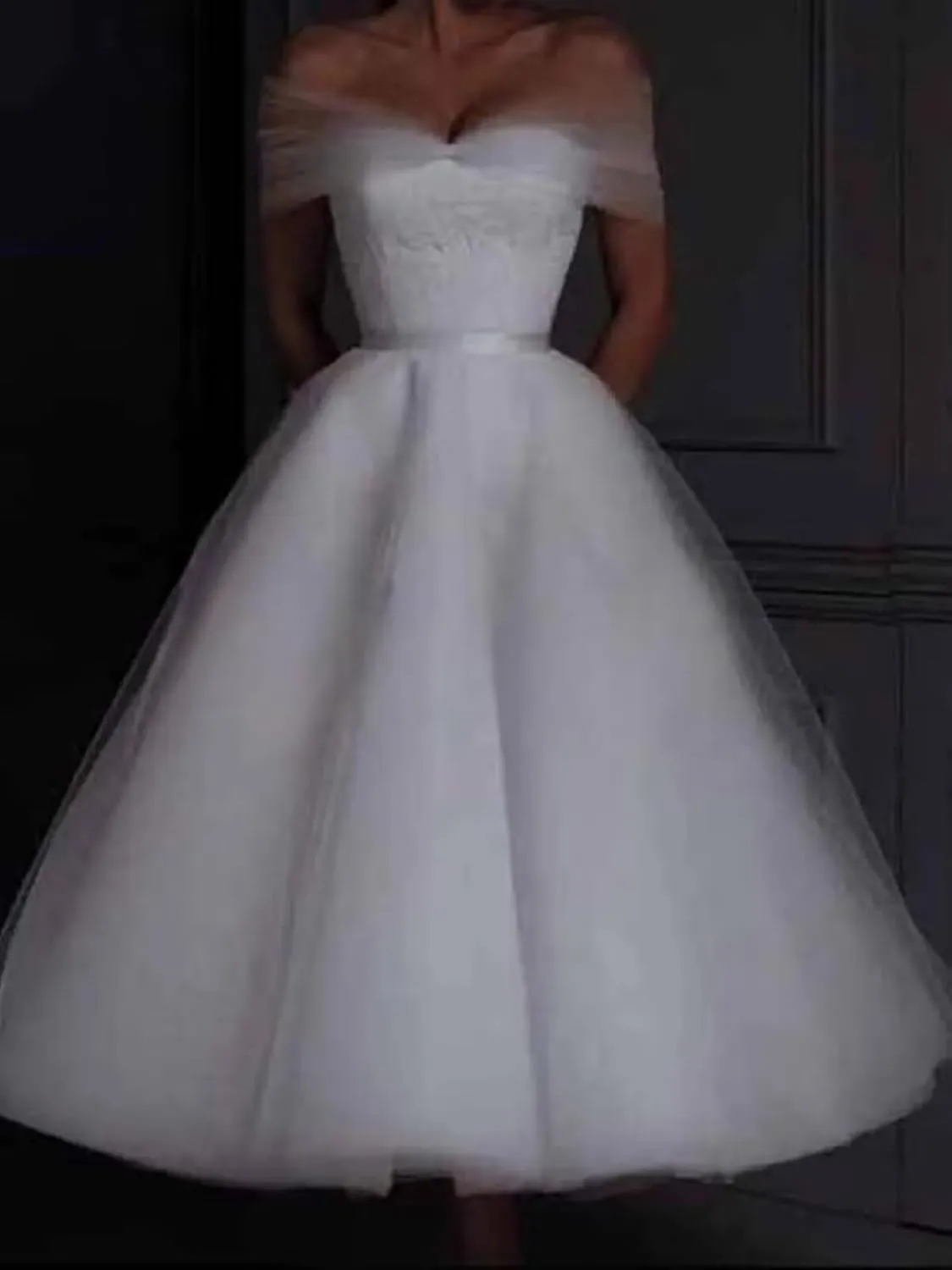 Women's Off The Shoulder Tea Lenght Wedding Dress for Bride Tulle Midi A Line Simple Bridal Dress for Women
